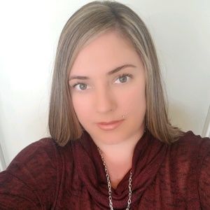 Meet your Posher, Adriana